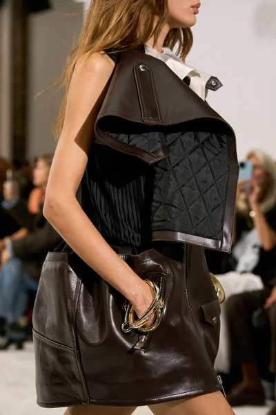 Look 44